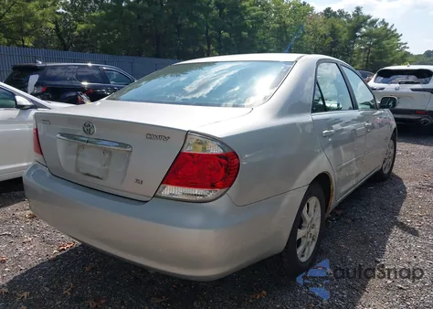 2005 Toyota Camry Le/Xle/Se z USA, uszkodzony, nr VIN 4T1BE30KX5U957227